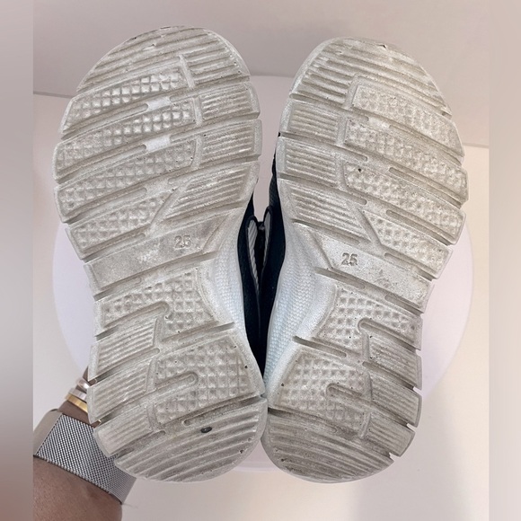 Toddlers running shoes - Size 6K - Picture 7 of 8
